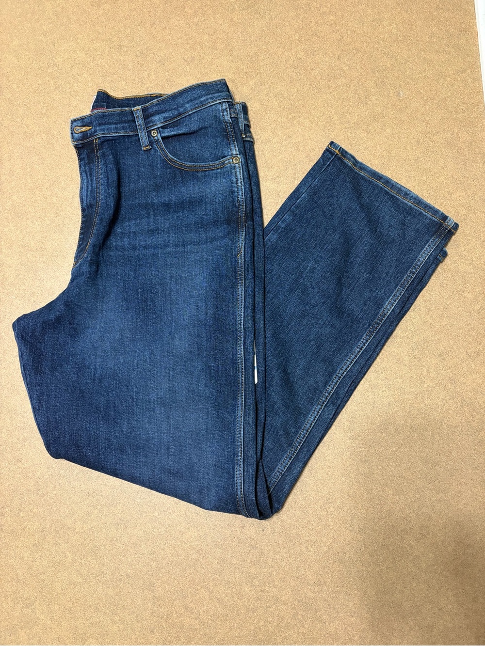 NWT Wrangler Men's Straight-Leg Relaxed Denim Jeans - Size 36x32